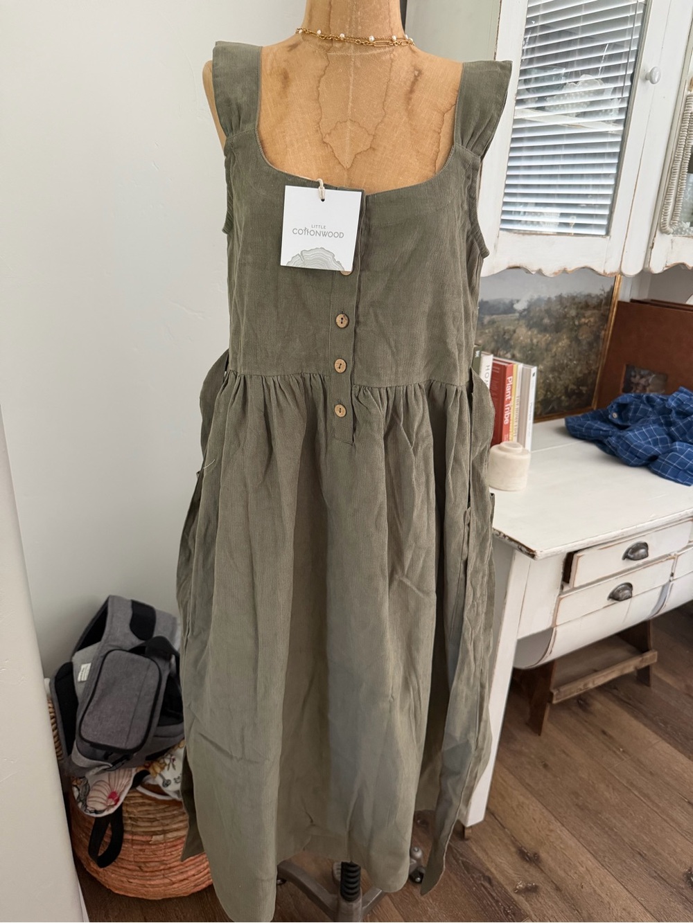 Cottonwood Olive Green Sleeveless Midi Dress with Button-Front